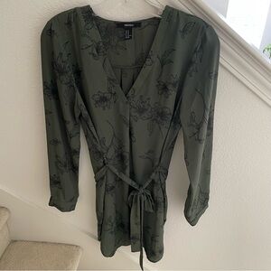 Forever 21 V-neck long sleeve Dress Size M